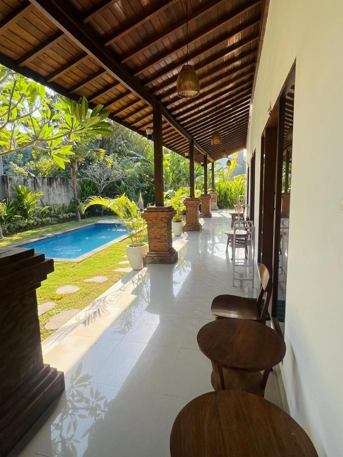 Wiryaroja Guest House Canggu Exterior foto